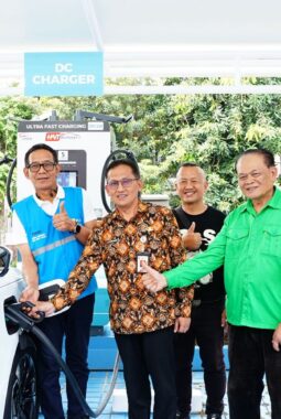 Percepat Transisi Energi dan Kendaraan Listrik, PLN Perkuat Infrastruktur EV di Jakarta, Pemprov DKI Jakarta Apresiasi PLN