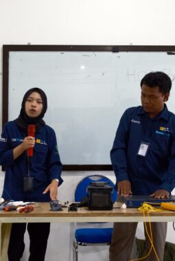 PLN Icon Plus Jatim Perkuat Kompetensi Generasi Muda melalui Pelatihan Fiber Optic dan Budaya Kerja Industri