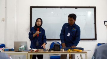 PLN Icon Plus Jatim Perkuat Kompetensi Generasi Muda melalui Pelatihan Fiber Optic dan Budaya Kerja Industri