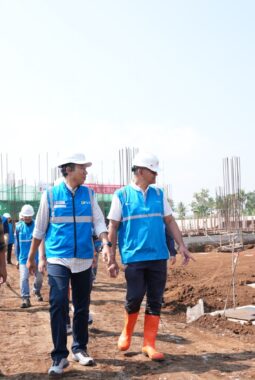 Momen Idul Adha GM PLN UIP JBTB Tinjau Langsung Rencana Pembangunan PLTS Terapung Karangkates dan PLTA Sutami Dukung Transisi Energi