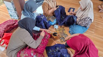 Berdayakan Perempuan Papring, PLN UIP JBTB Genjot Daya Saing Batik Kalipuro Banyuwangi Lewat Digital Marketing dan HAKI