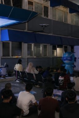 PLN Icon Plus Jatim Hadirkan Nonton Bareng Bola Gembira 2026, Perkuat Kebersamaan Pegawai Lewat Semangat Goal Bareng CONI
