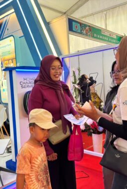 ICONNET Jatim Meriahkan Jember Fashion Carnaval 2026, Hadirkan Promo Gratis Instalasi dan Pengalaman Digital Interaktif