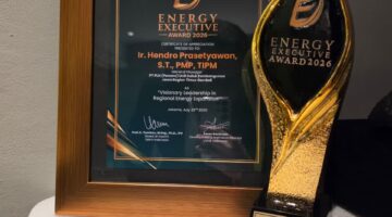 HUT Ke-81 RI, GM PLN UIP JBTB Hendro Prasetyawan Raih Penghargaan Kepemimpinan Visioner Energi Regional.