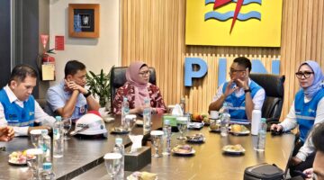 Sambut Hari Pelanggan Nasional, Dirut PLN Tinjau Langsung Keandalan Listrik Peringatan HUT ke-81 RI