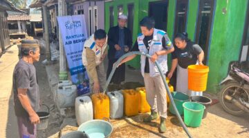 Kekeringan Meluas, YBM PLN UIP JBTB Salurkan 50 Ribu Liter Air Bersih ke Bondowoso dan Mojokerto