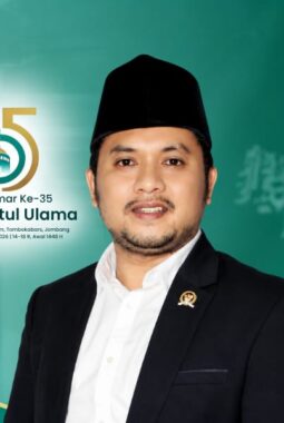 SLAMET ARIYADI MENUJU ABAD KEDUA DORONG NU JAGA TRADISI ADAPTIF