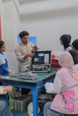 Momentum HPN, Srikandi PLN Ajak Generasi Muda Kenal Lebih Dekat Dunia Energi melalui Program Srikandi Goes to School & Campus