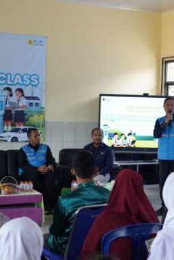 Perluas Akses Digital hingga Wilayah Kepulauan, PLN Icon Plus Perkuat Pendidikan di Pulau Lepar