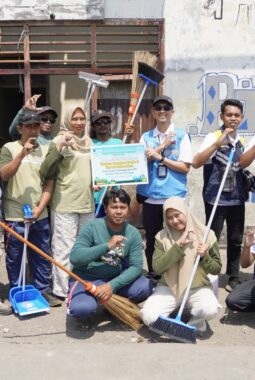 PLN Icon Plus Jatim Dorong Kampung Nelayan Kalibuntu Go Digital, Perkuat Konektivitas dan Kepedulian Pesisir