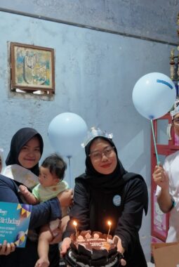 Rayakan HUT ke-26, PLN Icon Plus Jatim Apresiasi Pelanggan Loyal ICONNET melalui Program Birthday Surprise di Sidoarjo